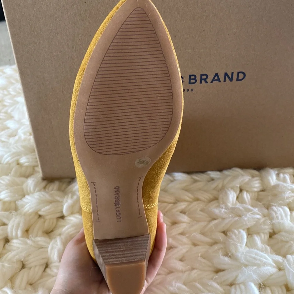 🆕 Lucky Brand yellow suede ankle boots - Picture 4 of 6
